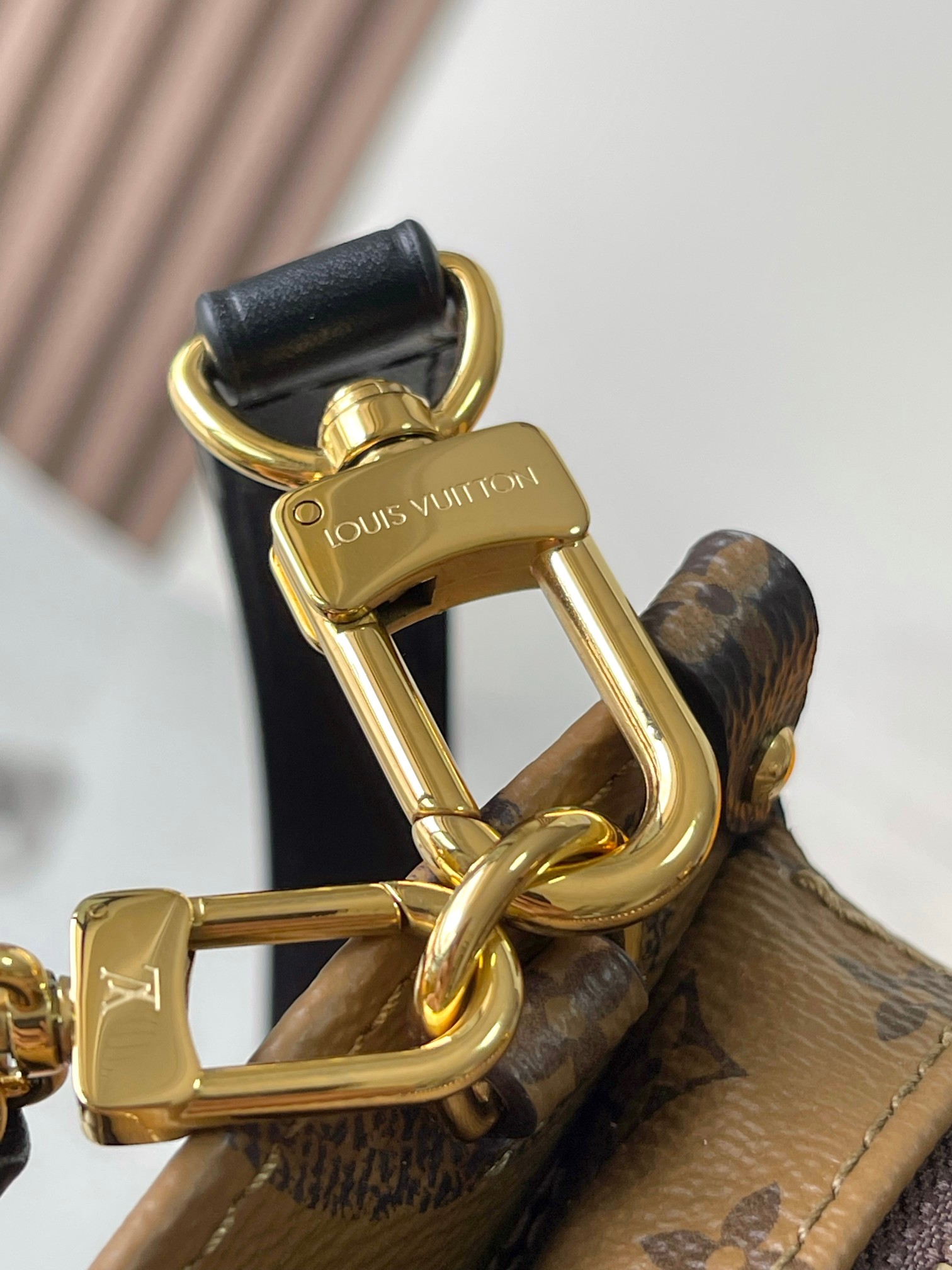 Louis Vuitton OnTheGo Tote Bag - Image 6