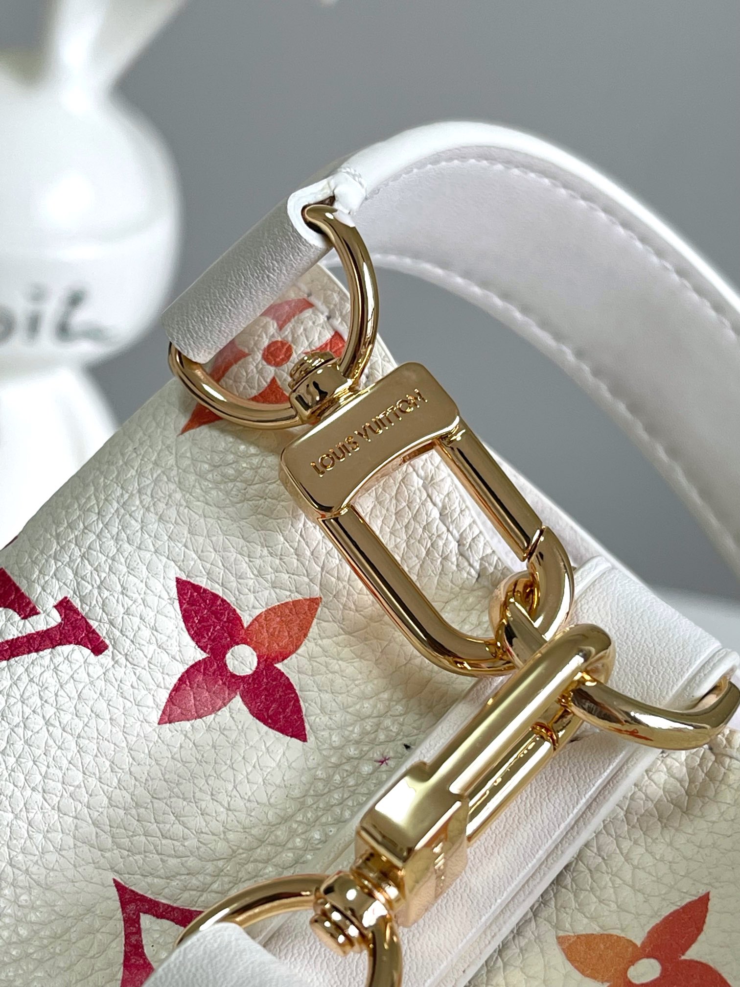 Louis Vuitton NéoNoé BB Handbag in Strawberry Red Monogram Empreinte Leather - Image 6