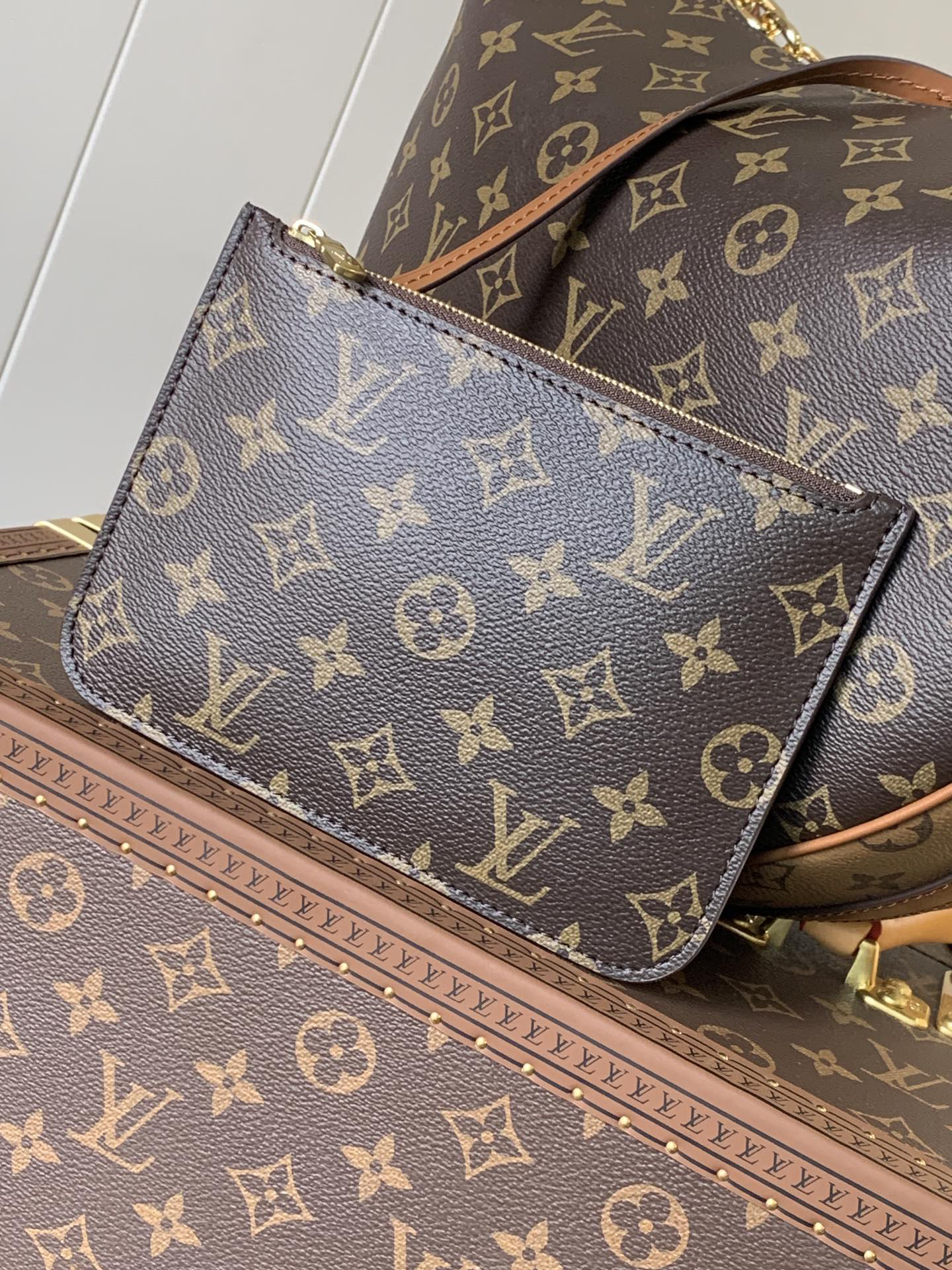 Louis Vuitton M46311 Large Moon Shoulder Bag in Classic Monogram Canvas - Image 6