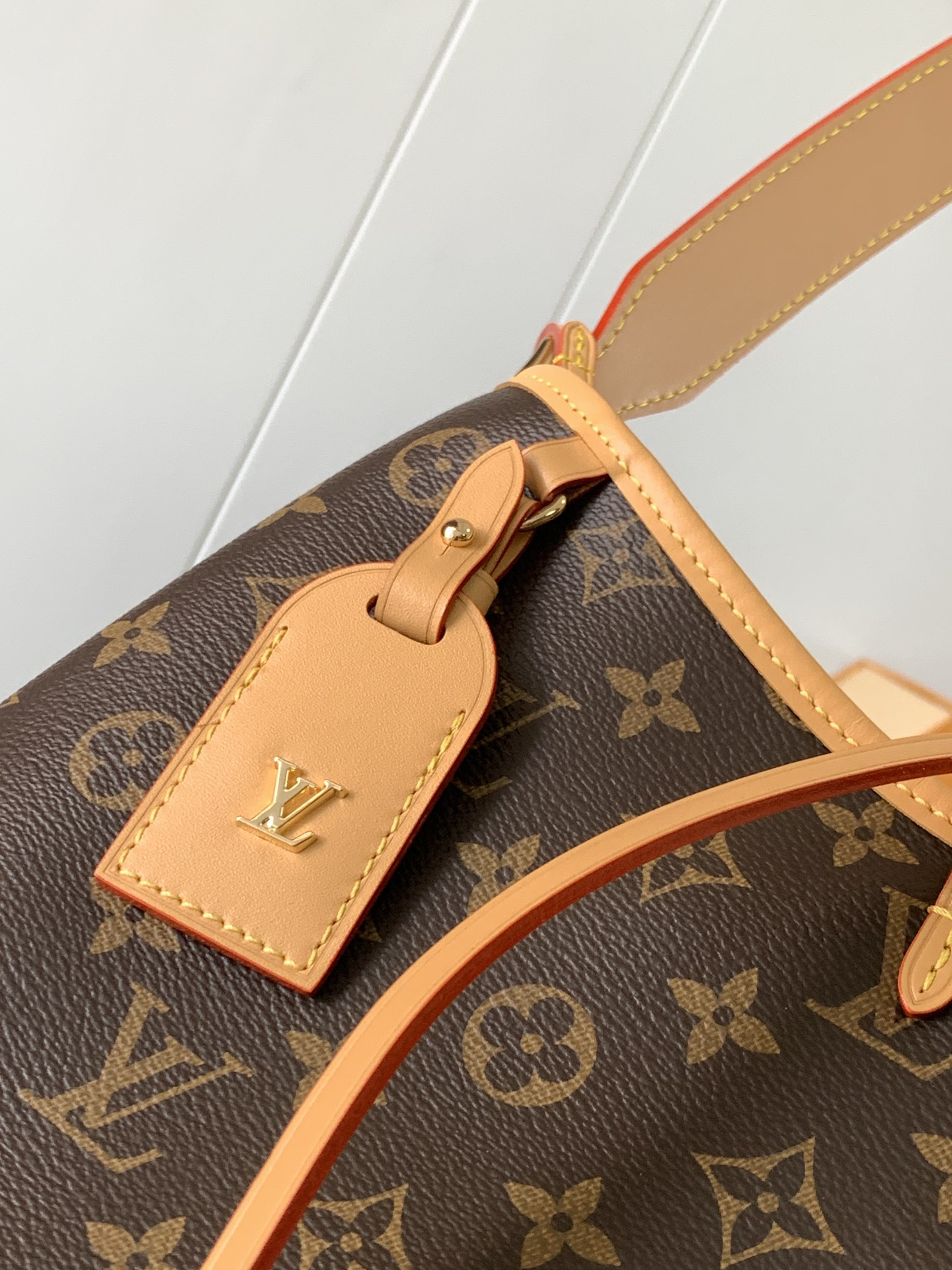 M46203 CarryAll Handbag - Image 6
