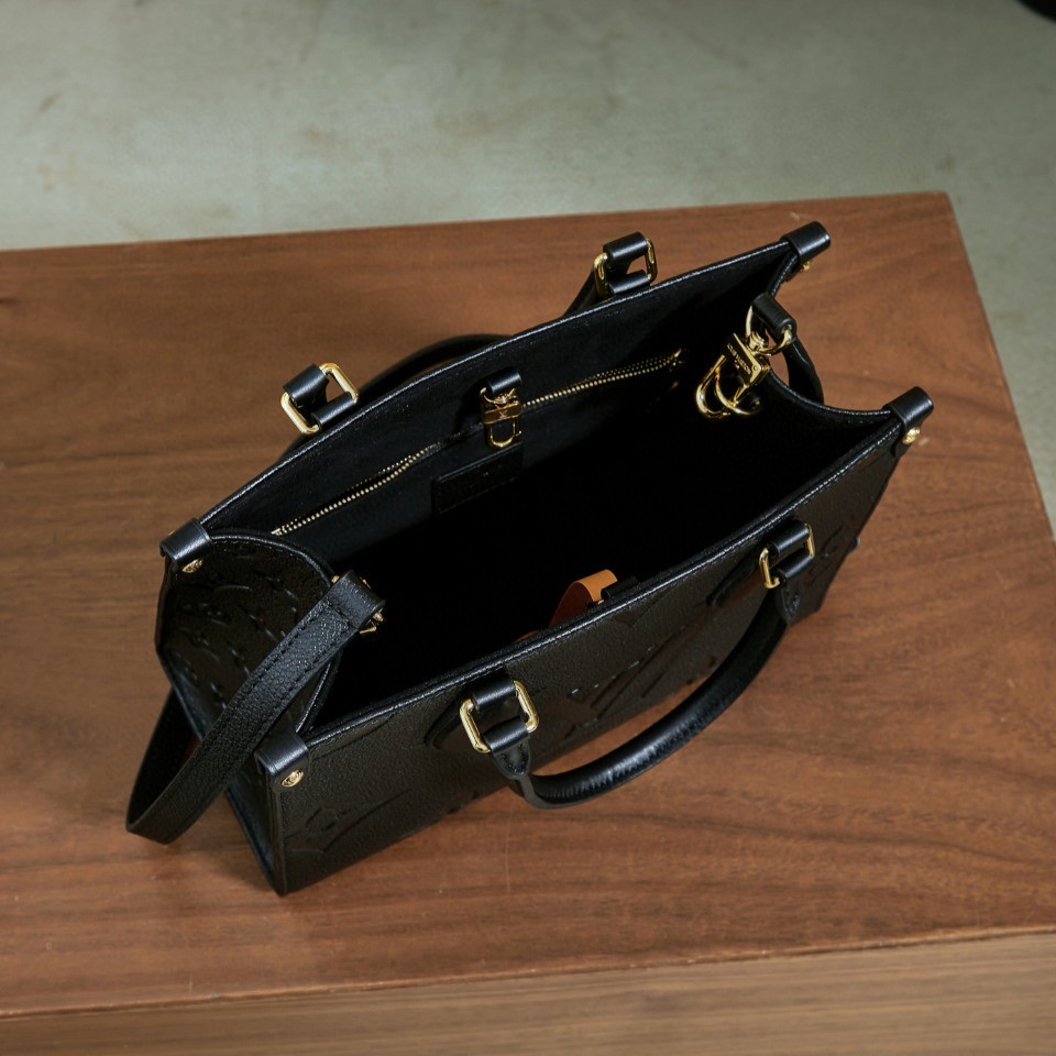 Louis Vuitton OnTheGo Small Tote Bag M45653 - Image 6