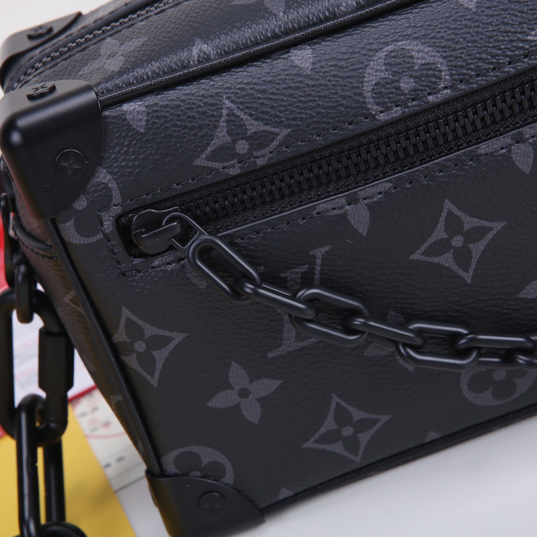 Louis Vuitton Soft Trunk Mini Shoulder Bag in Taurillon Leather - Image 6