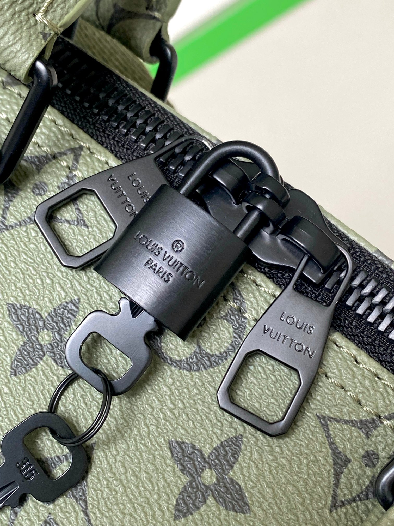 Louis Vuitton Keepall Bandoulière 45 Travel Bag - Image 6
