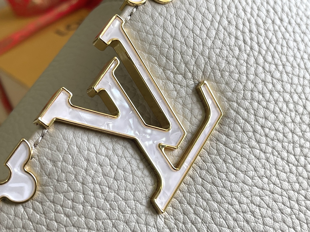 Louis Vuitton Capucines BB Handbag in White Calfskin with Gold-Tone Floral Detail - Image 6