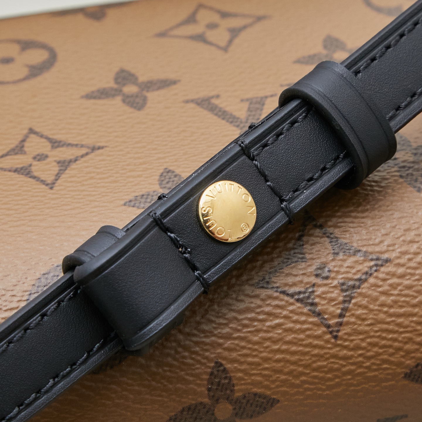 Louis Vuitton Wallet On Chain Ivy Monogram Canvas Crossbody Bag - Image 6