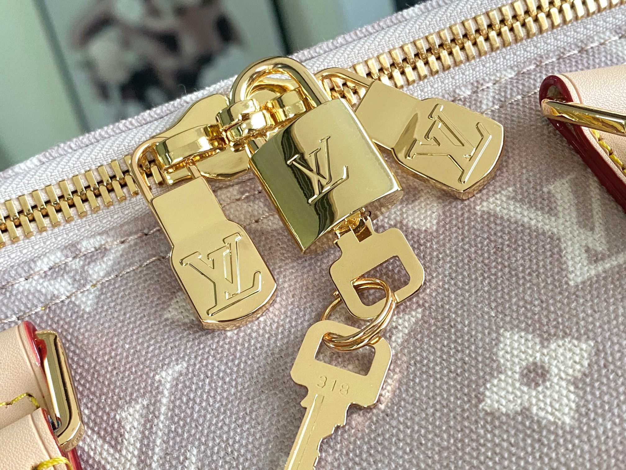 Louis Vuitton Keepall Bandoulière 45 Travel Bag - Image 6