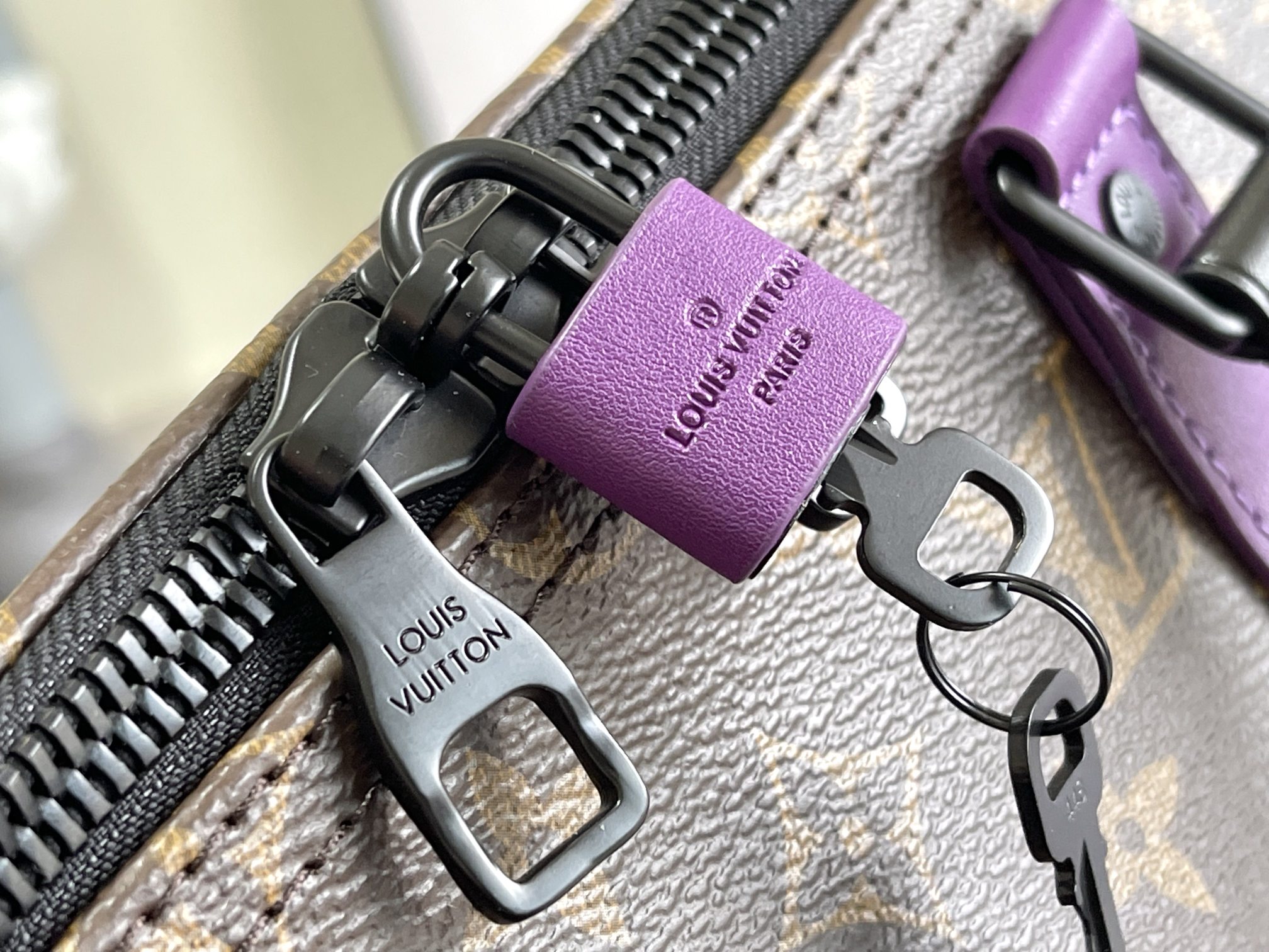 Louis Vuitton Keepall 50 Travel Bag - Image 6