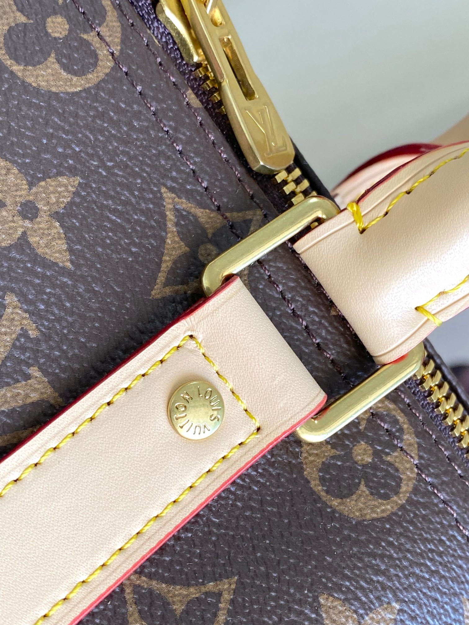 Louis Vuitton Keepall 45 Travel Bag in Monogram Canvas - Image 6