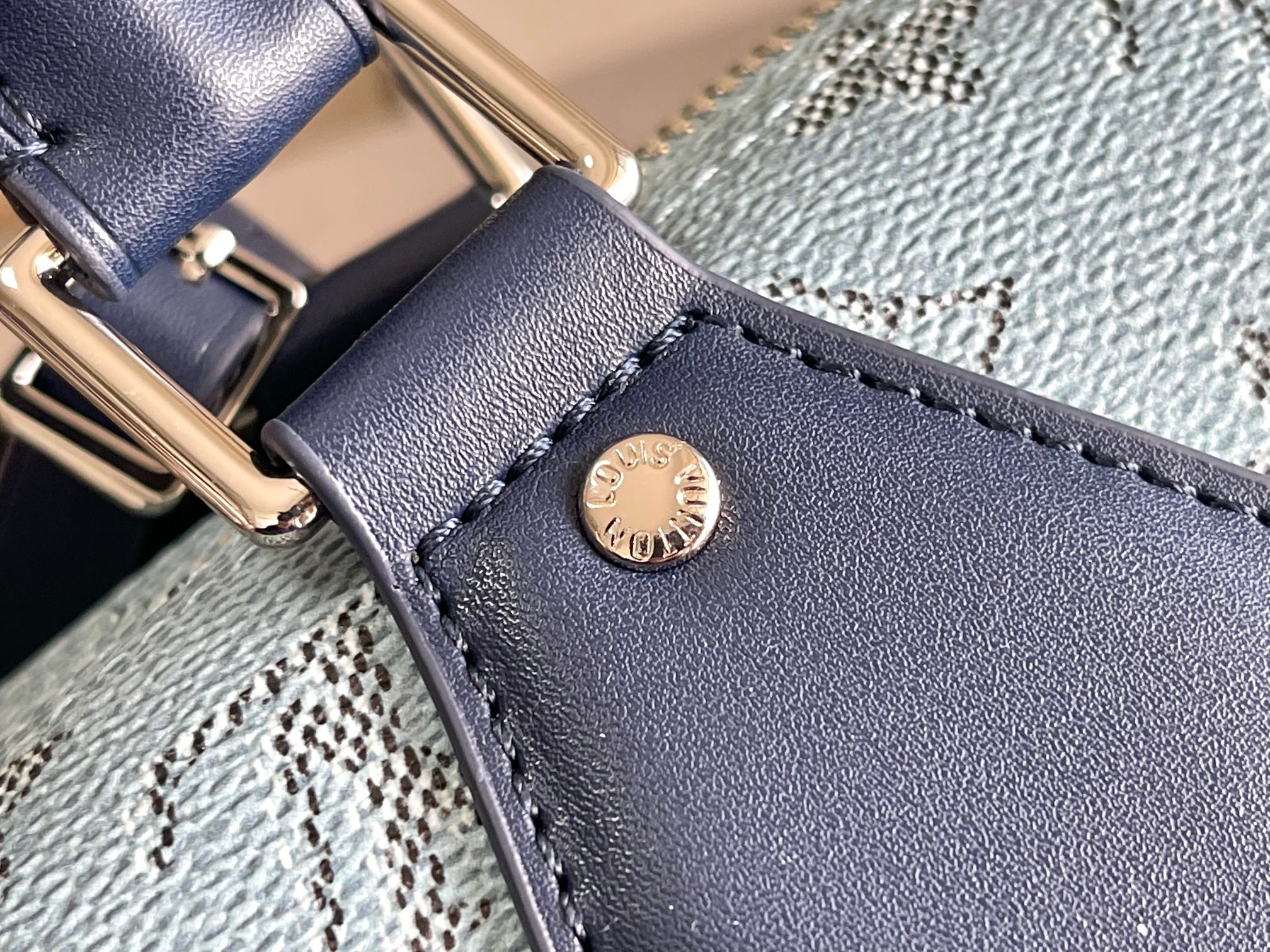 Louis Vuitton Keepall Bandoulière 50 Travel Bag - Image 6
