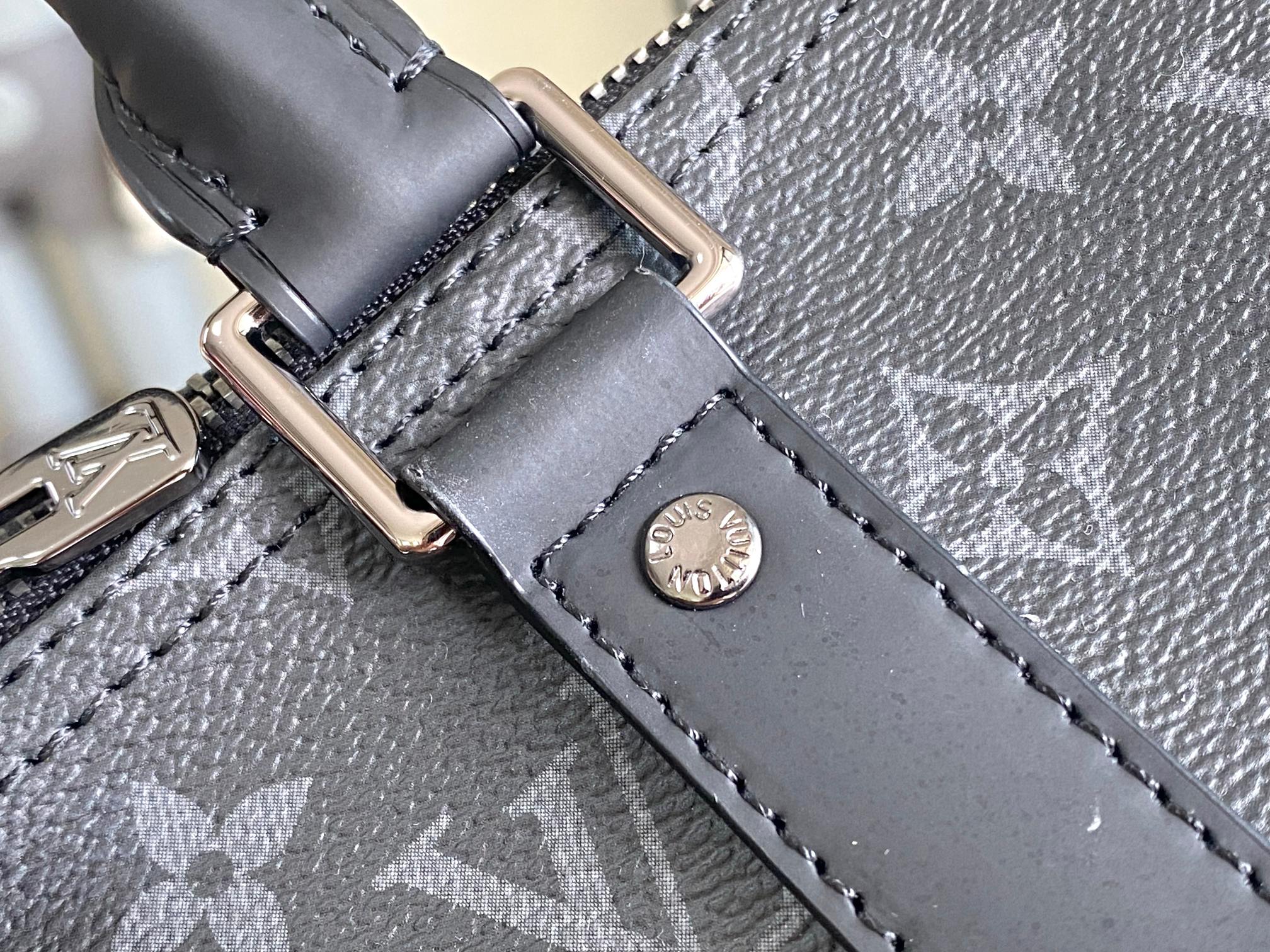 Louis Vuitton Keepall Bandoulière 45 Travel Bag - Image 6