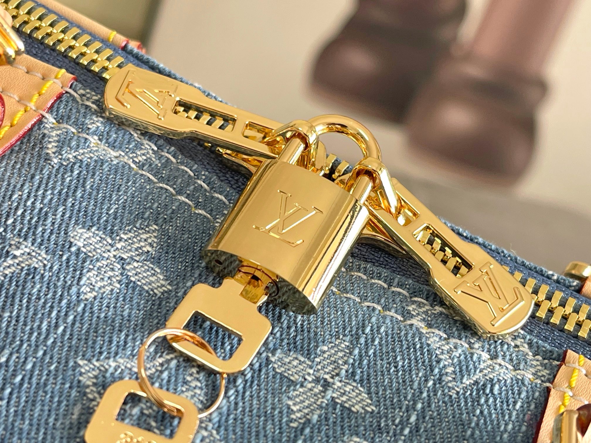 Louis Vuitton Keepall Bandoulière 45 Travel Bag in Light Blue Denim - Image 6