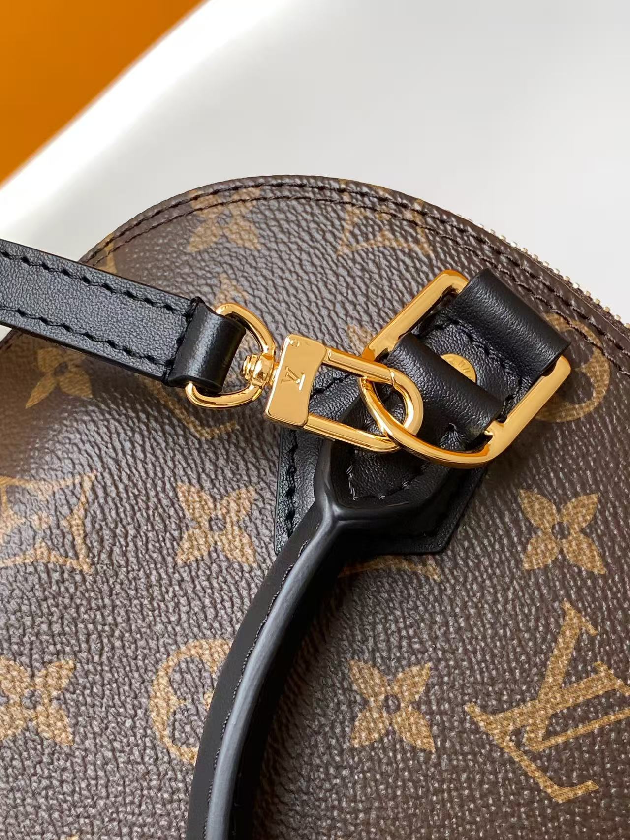 Louis Vuitton Alma BB M26084 Handbag - Image 6