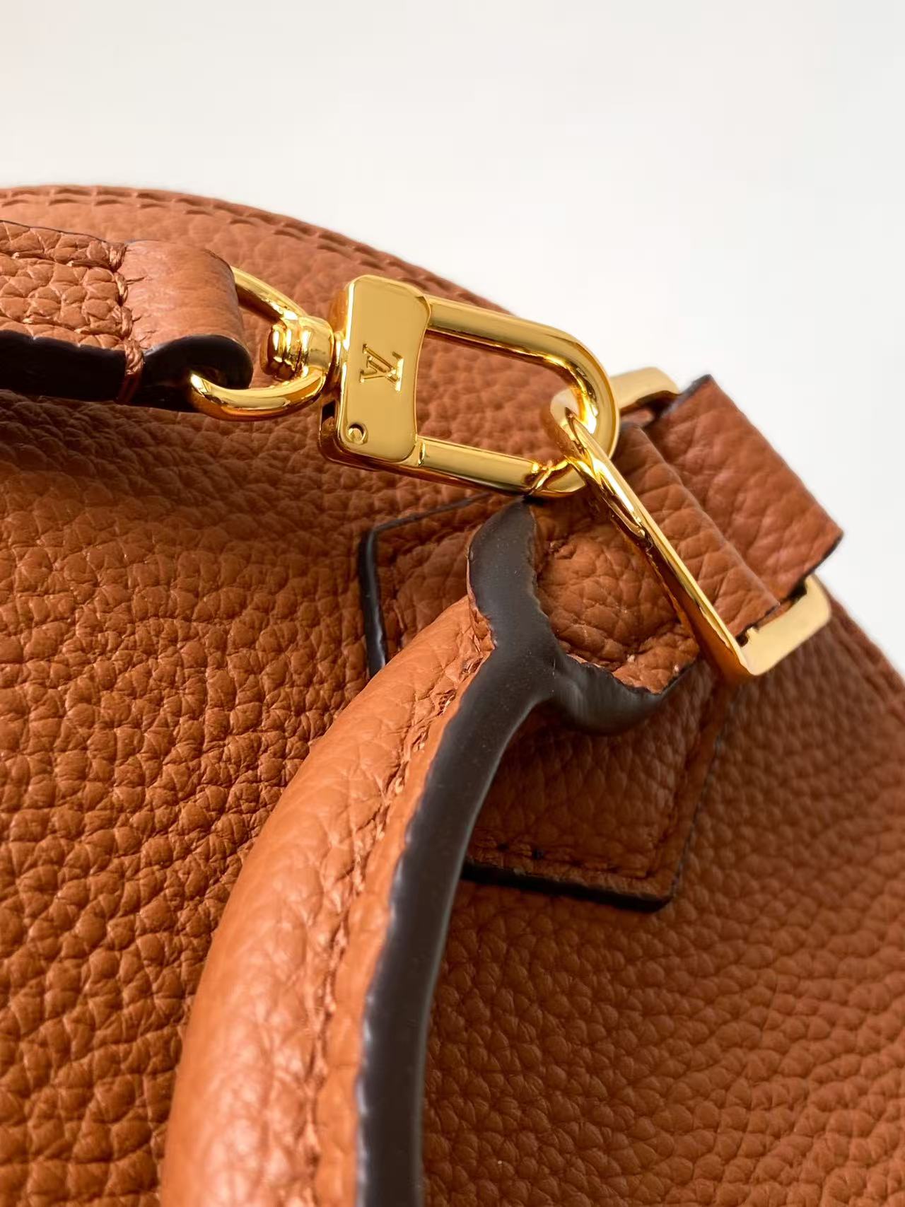 Louis Vuitton Alma BB Monogram Canvas Handbag - Image 6
