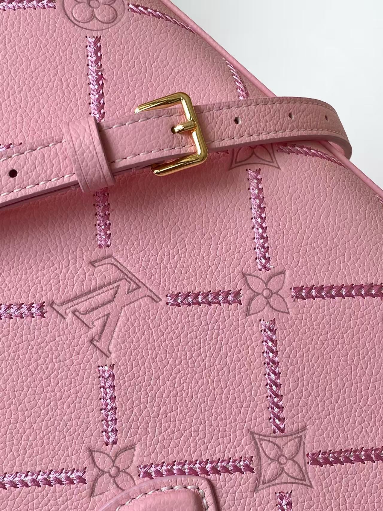 Louis Vuitton OnTheGo Tote in Monogram-Patterned Leather - Image 6