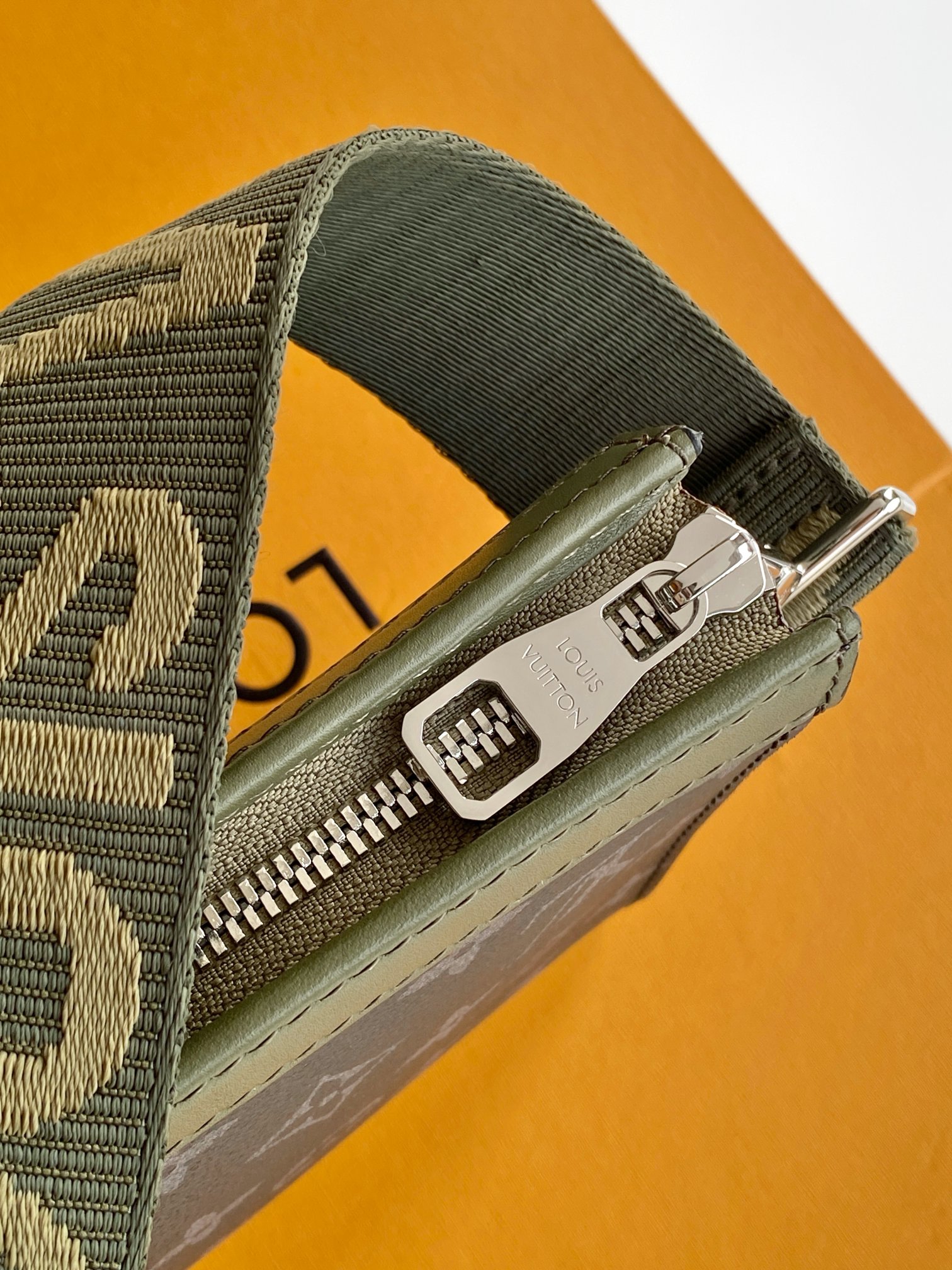Louis Vuitton Gaston Wearable Wallet Pochette Voyage - Image 6