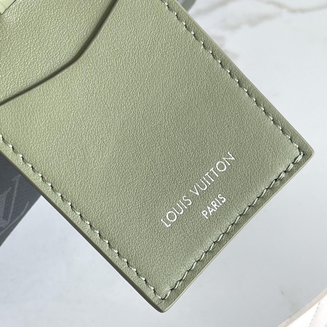 Keepall Bandoulière 25 Travel Bag in Monogram Eclipse Canvas - Image 6