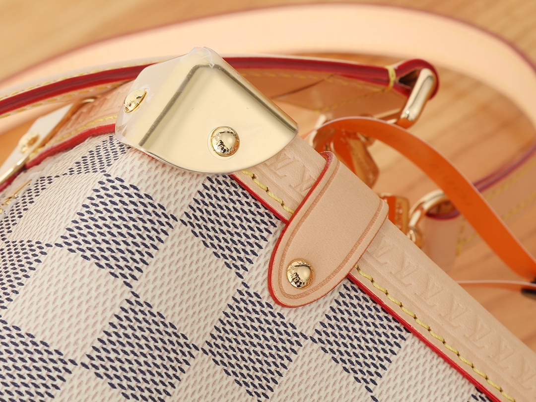 Louis Vuitton Side Trunk Medium Handbag - Image 6