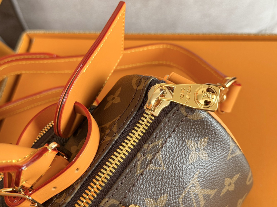 Louis Vuitton Keepall 25 Cargo Handbag in Monogram Canvas - Image 6