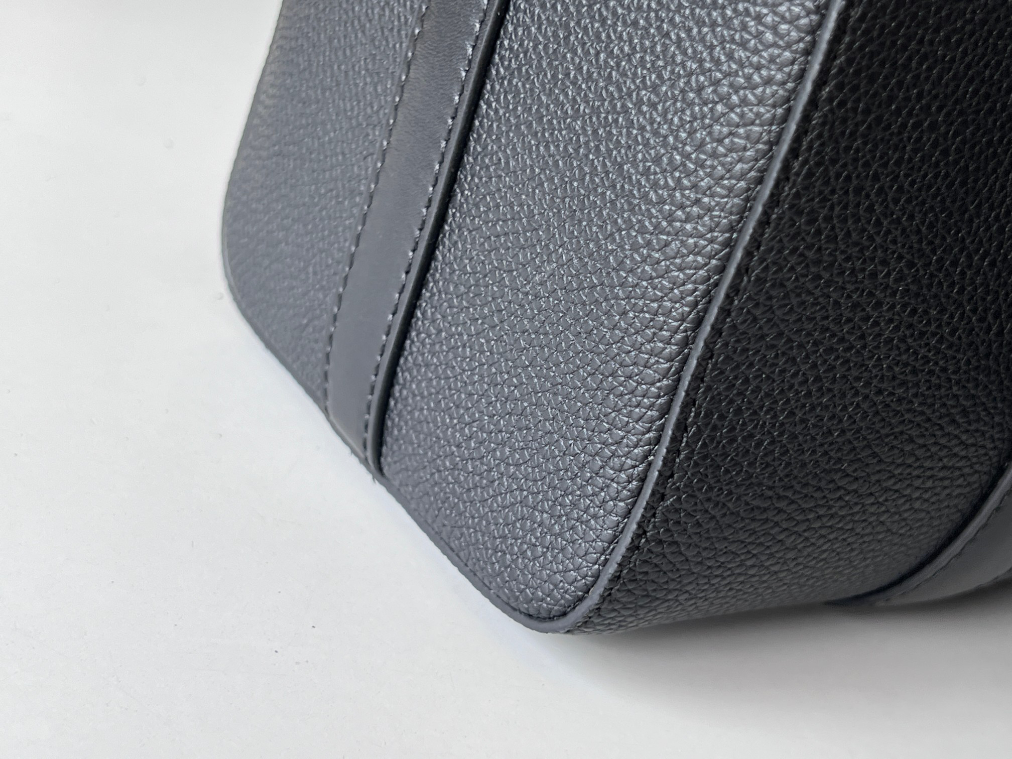 Louis Vuitton M59255 City Keepall Bag - Image 6