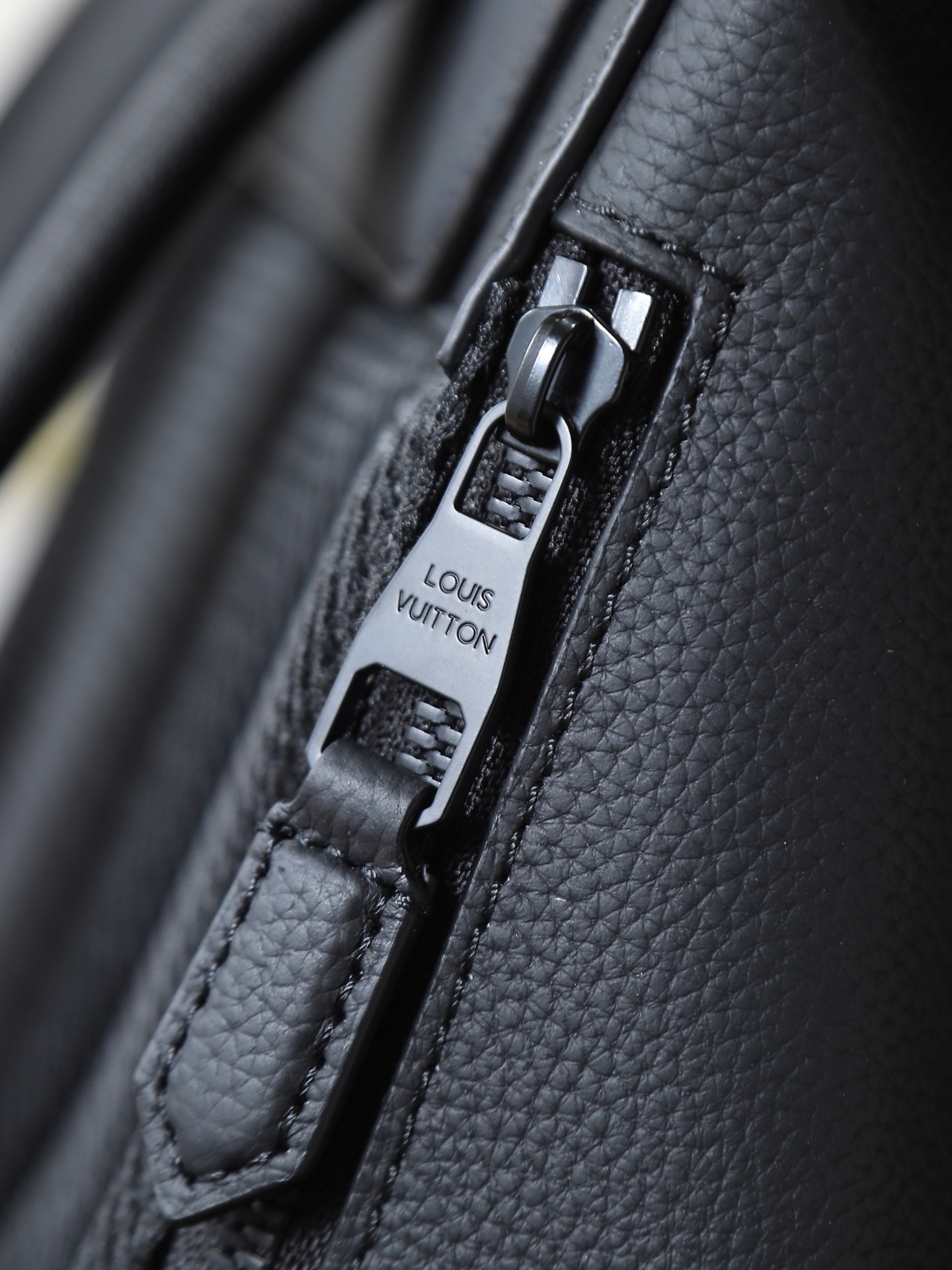 Louis Vuitton Fastline M15262 Black Leather Backpack - Image 6
