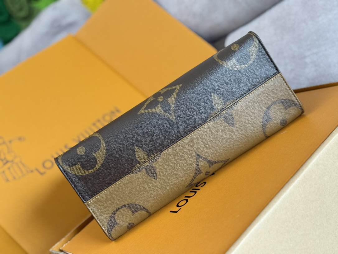 Louis Vuitton Onthego MM Monogram Canvas Handbag - Image 6