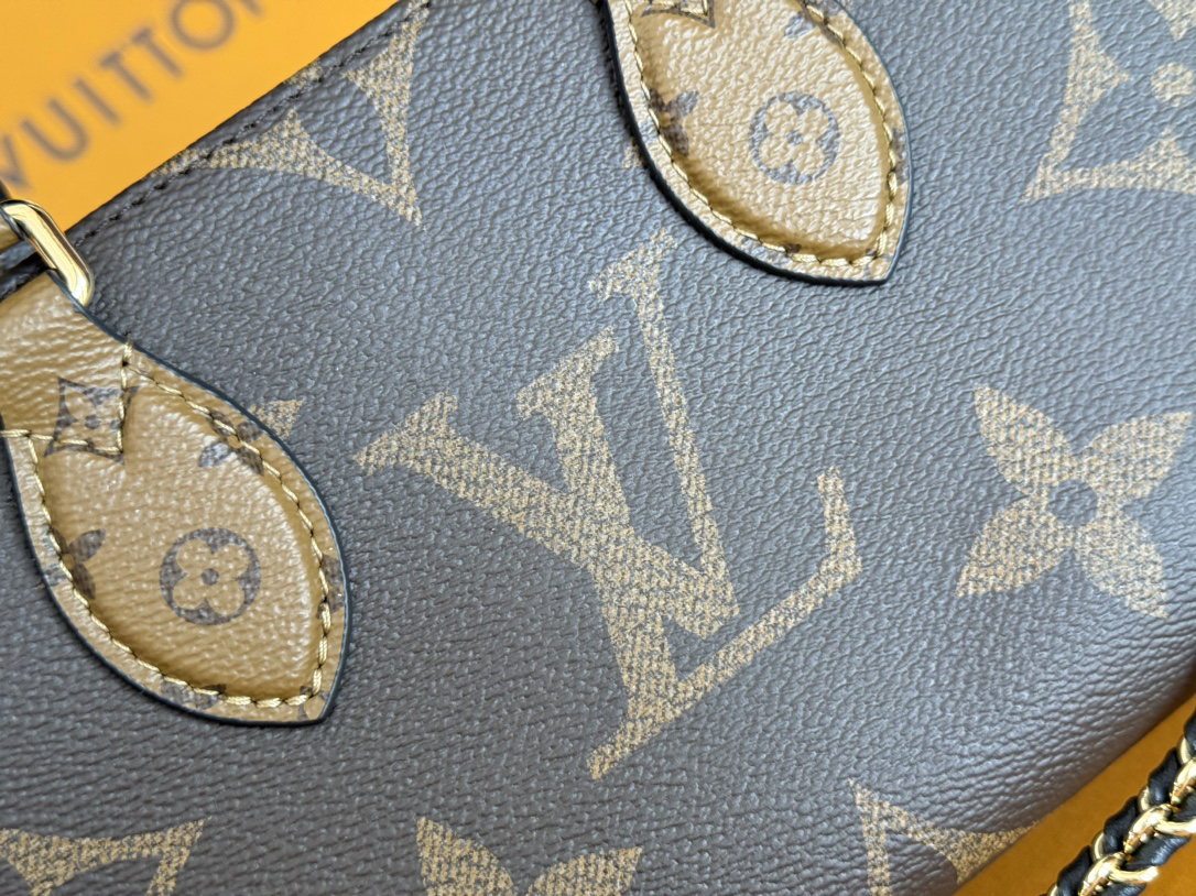 Louis Vuitton OnTheGo East West Handbag in Monogram Giant Canvas - Image 6