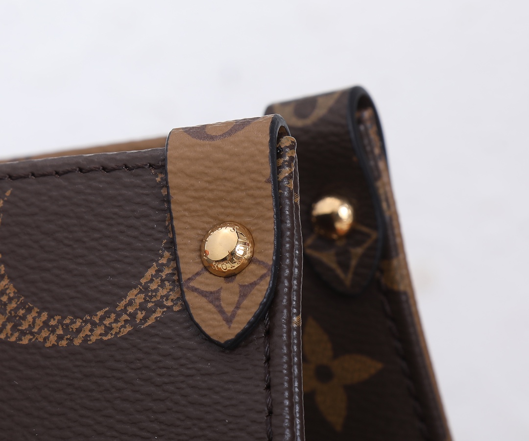 Louis Vuitton Onthego Medium Tote Bag - Image 6
