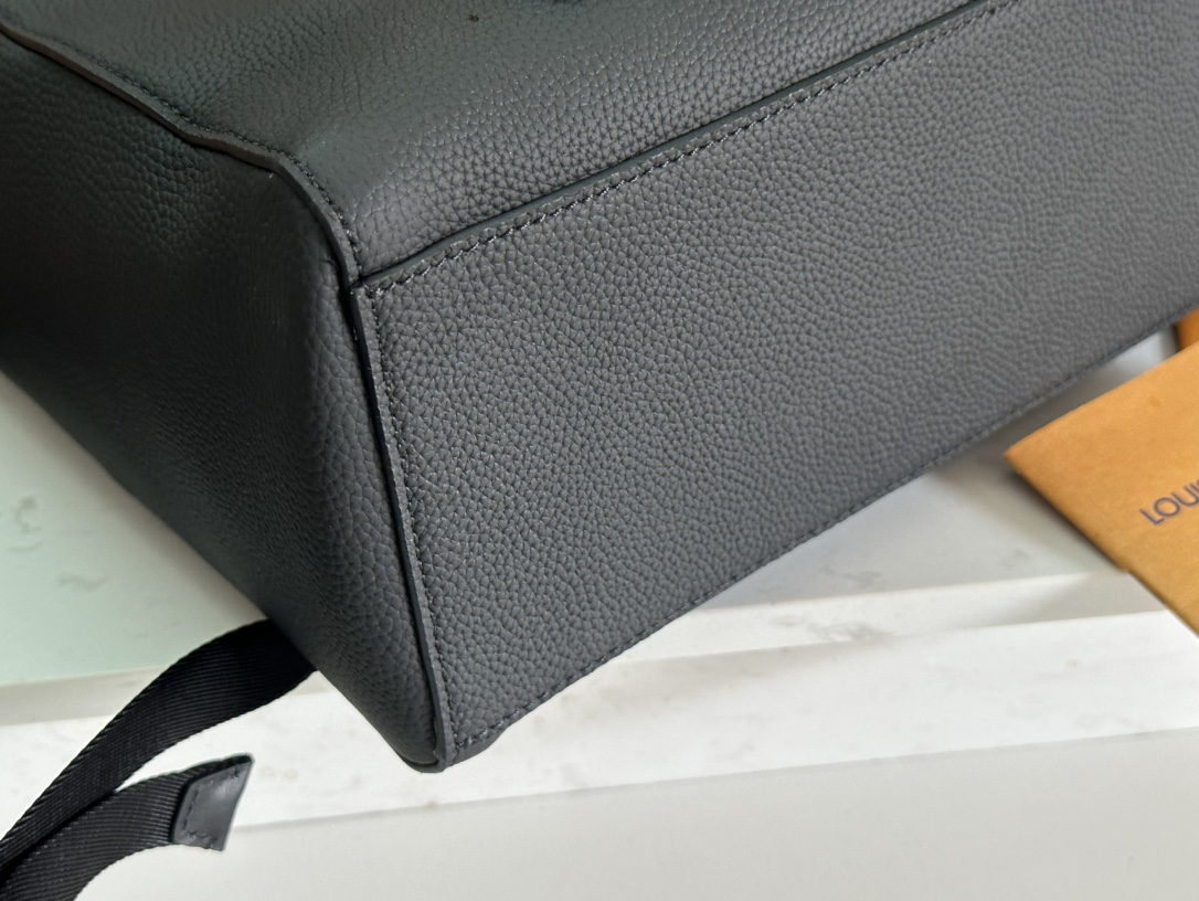 Louis Vuitton Takeoff Backpack M21367 - Image 6