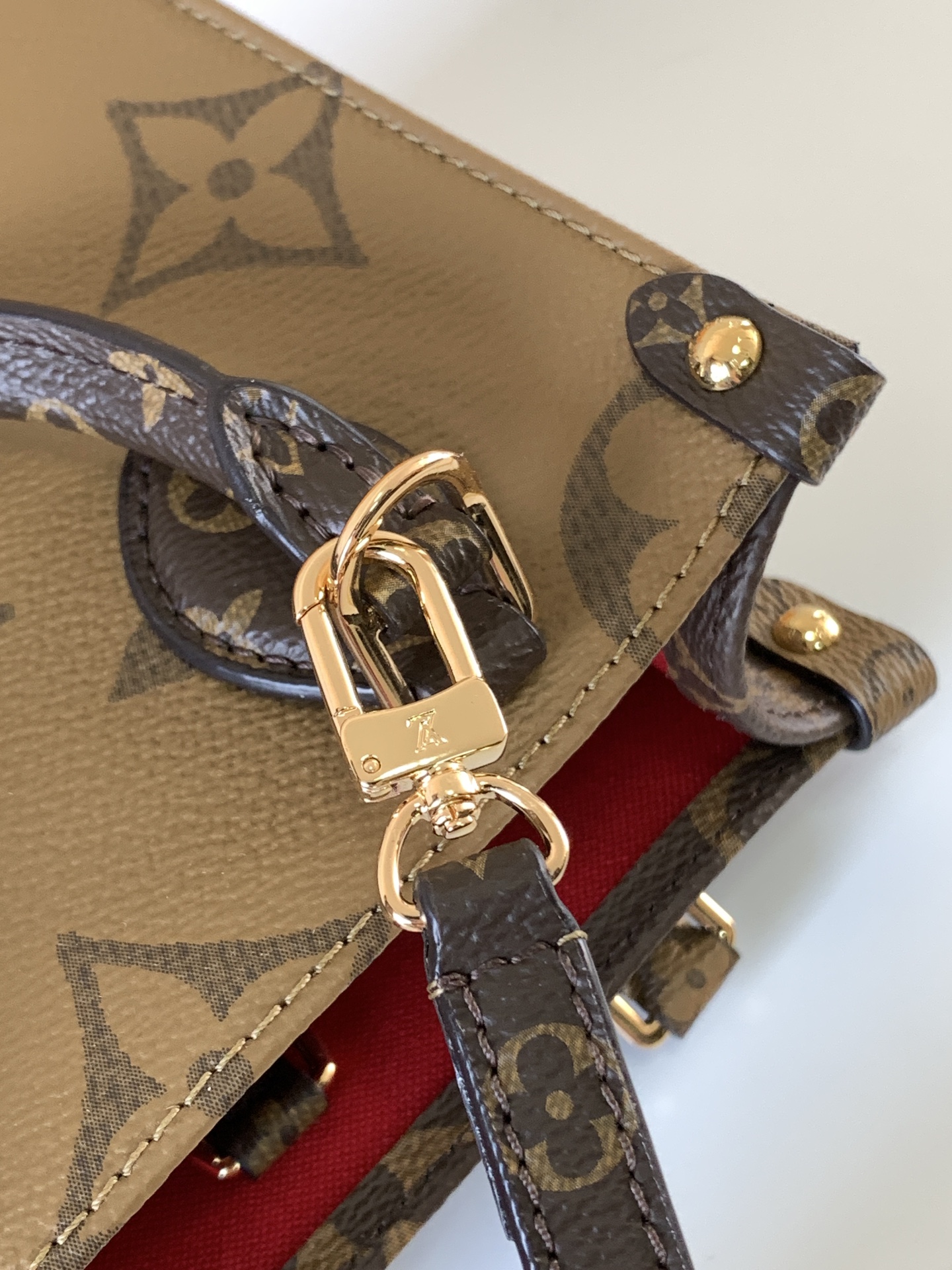 Louis Vuitton OnTheGo Mini Tote Bag M46839 - Image 6