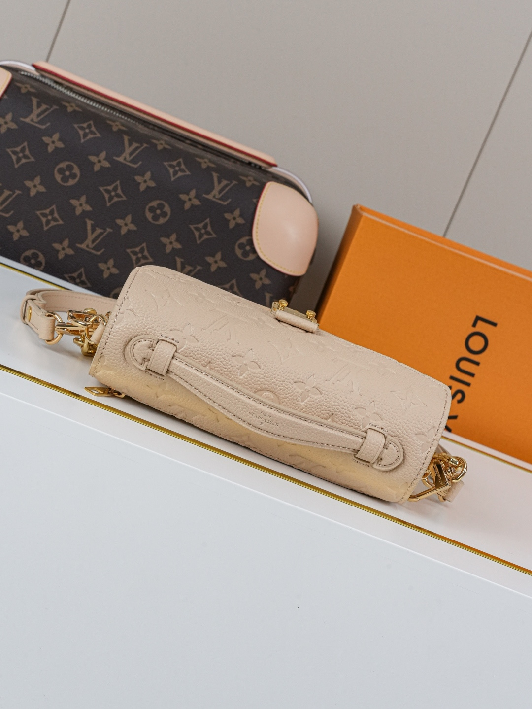 Louis Vuitton Pochette Métis East West Shoulder Bag in Sand - Image 6