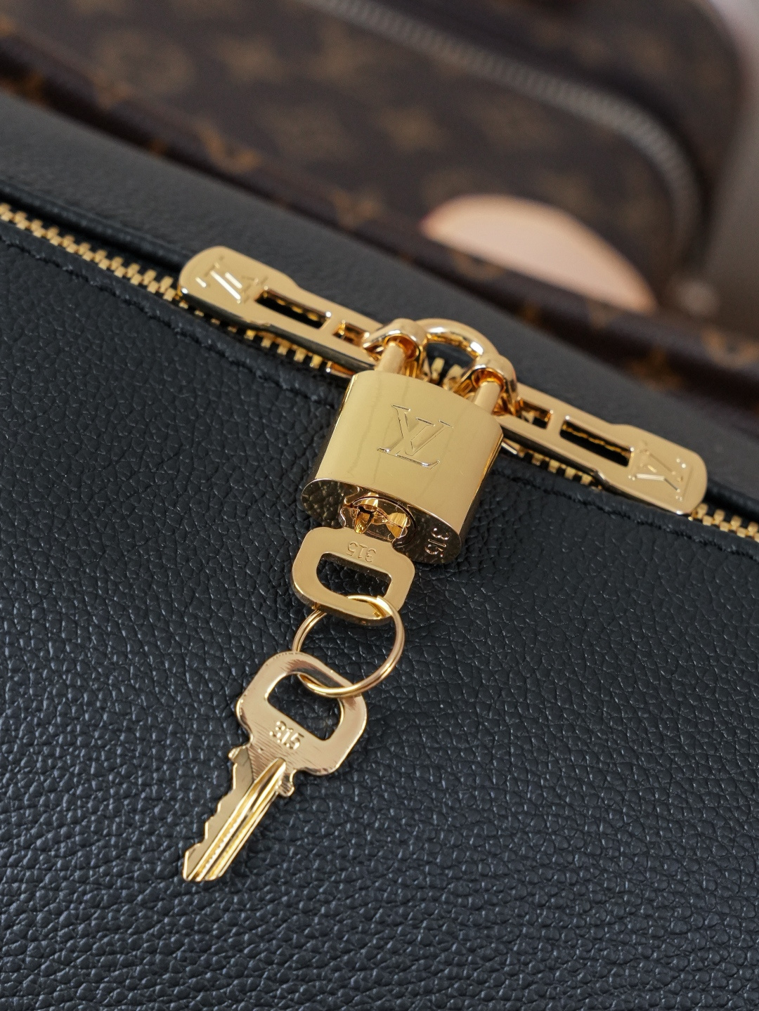 Louis Vuitton Keepall Express Travel Large Travel Bag - Image 6