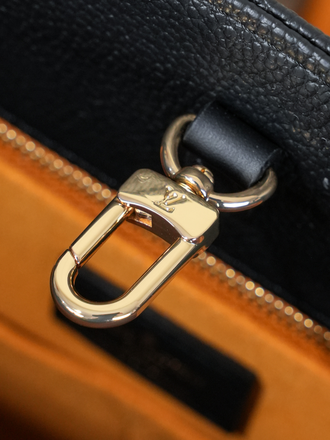 Louis Vuitton Onthego Handbag in Monogram Empreinte Giant Leather - Image 6