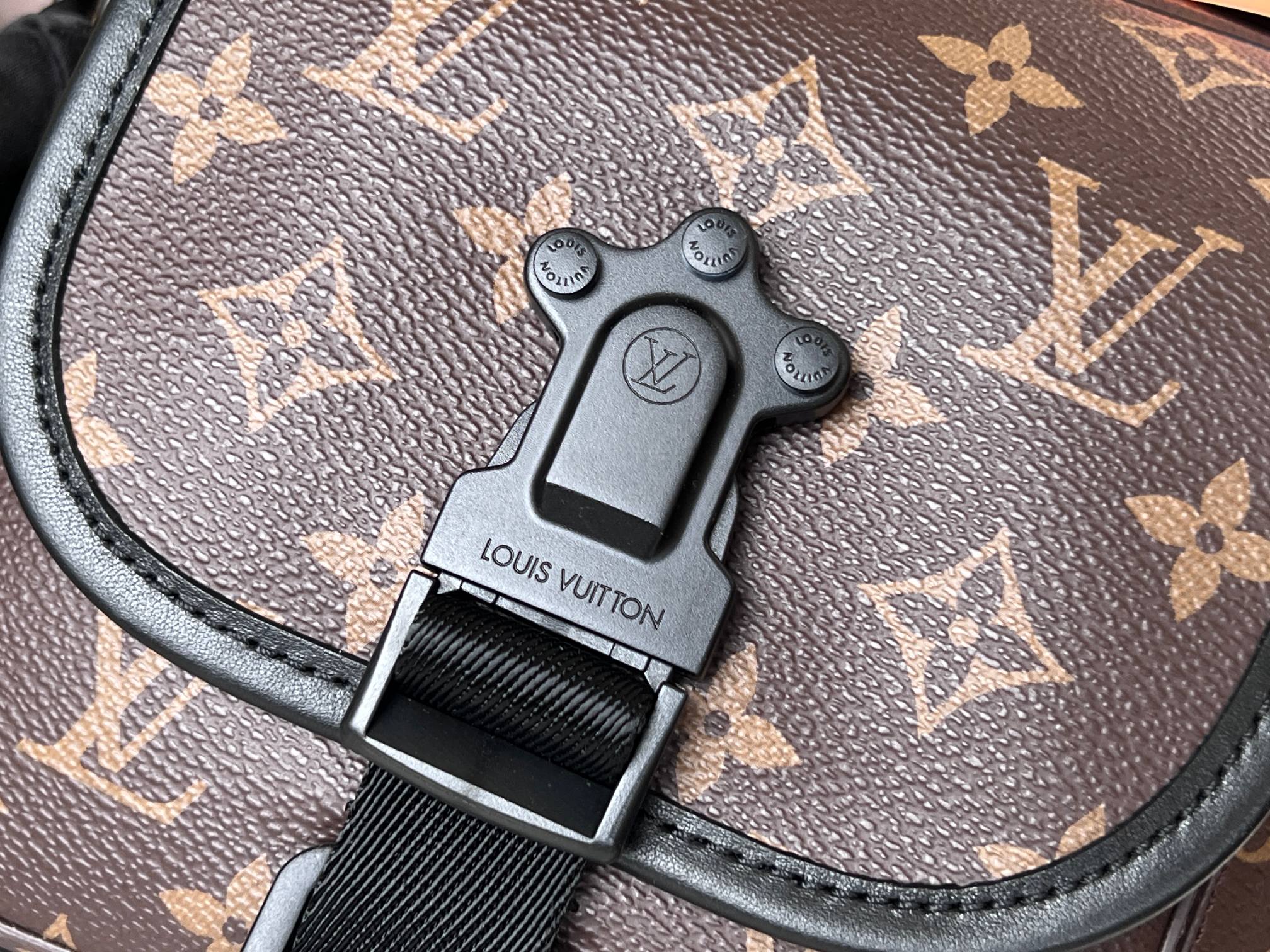 Louis Vuitton M46973 Quest Messenger Bag in Monogram Macassar Canvas - Image 6