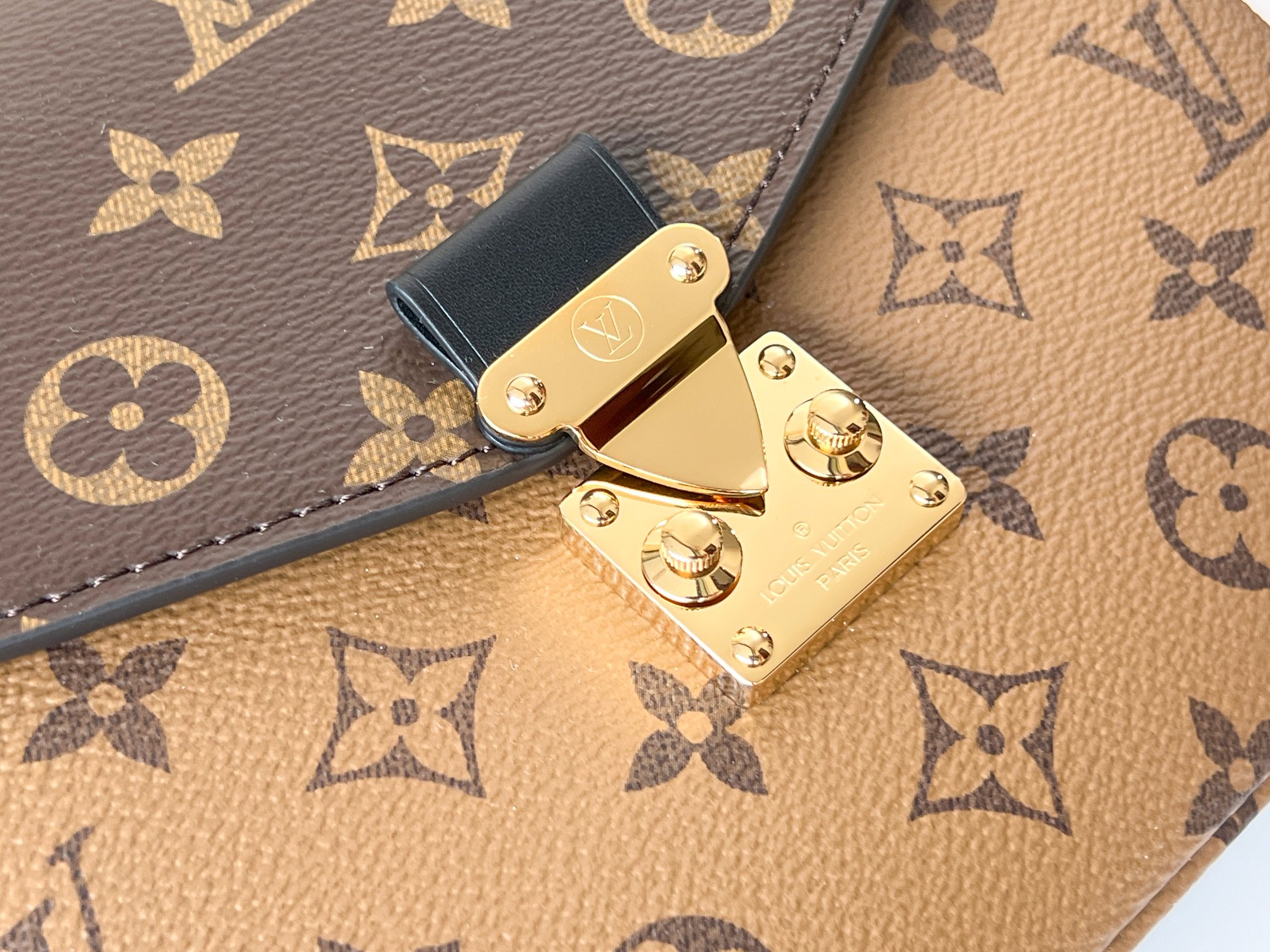 Louis Vuitton Pochette Métis M11941 Shoulder Bag - Image 6