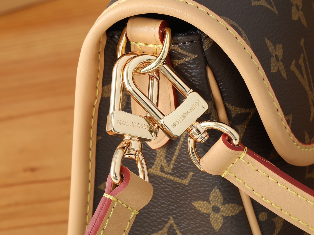 Louis Vuitton Diane Monogram Canvas Shoulder Bag M45985 - Image 6