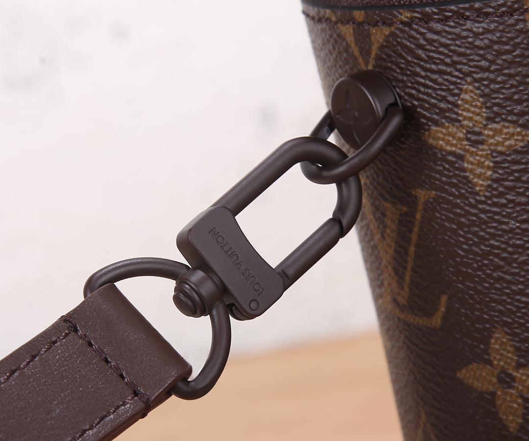 Louis Vuitton Everyday LV Coffee Cup Handbag, Model M80812 - Image 6