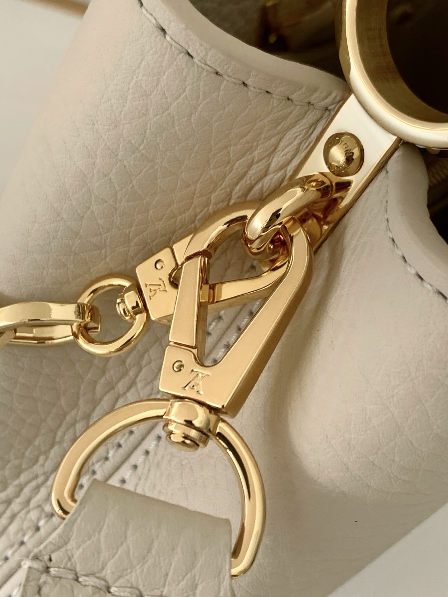 Louis Vuitton Capucines East West Mini Handbag - Image 6