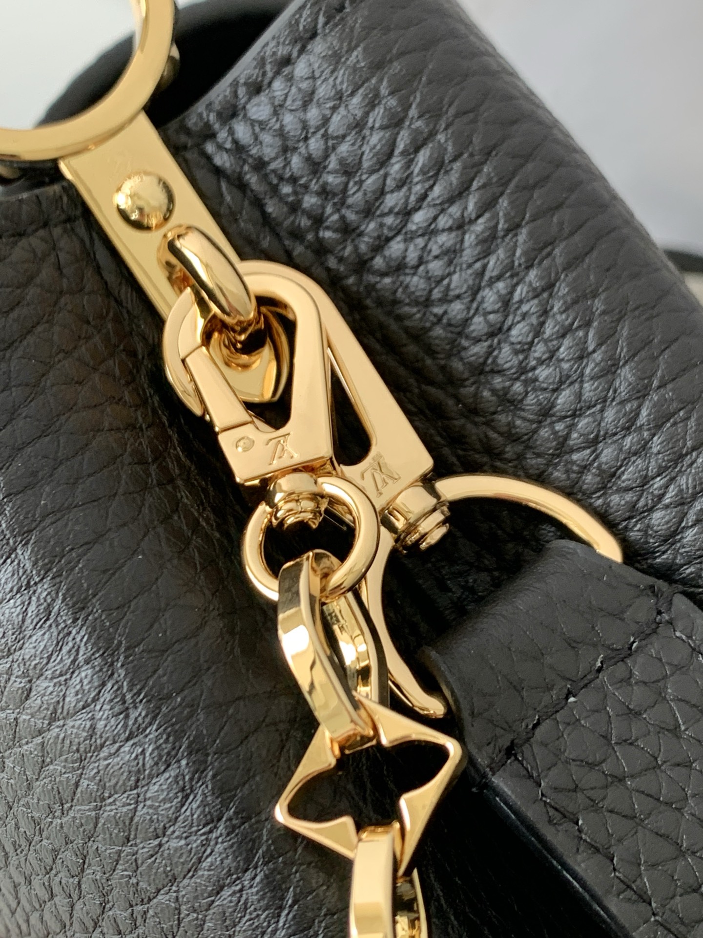 Louis Vuitton Capucines BB Mini Handbag in Black Taurillon Leather - Image 6