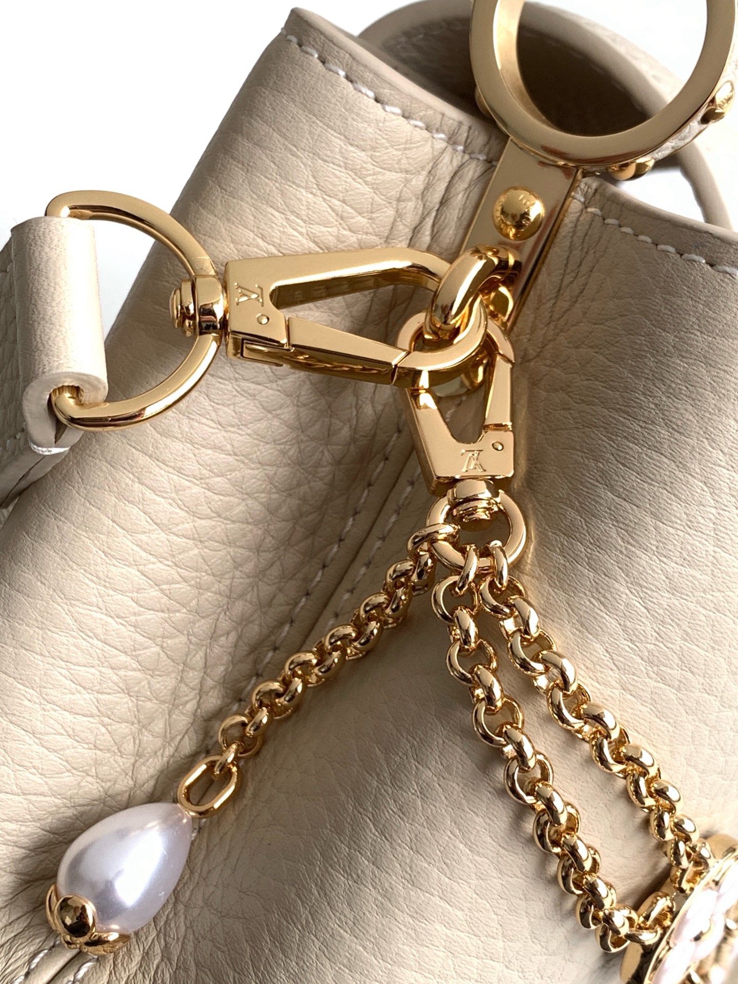 Louis Vuitton Capucines Mini Handbag - Image 6