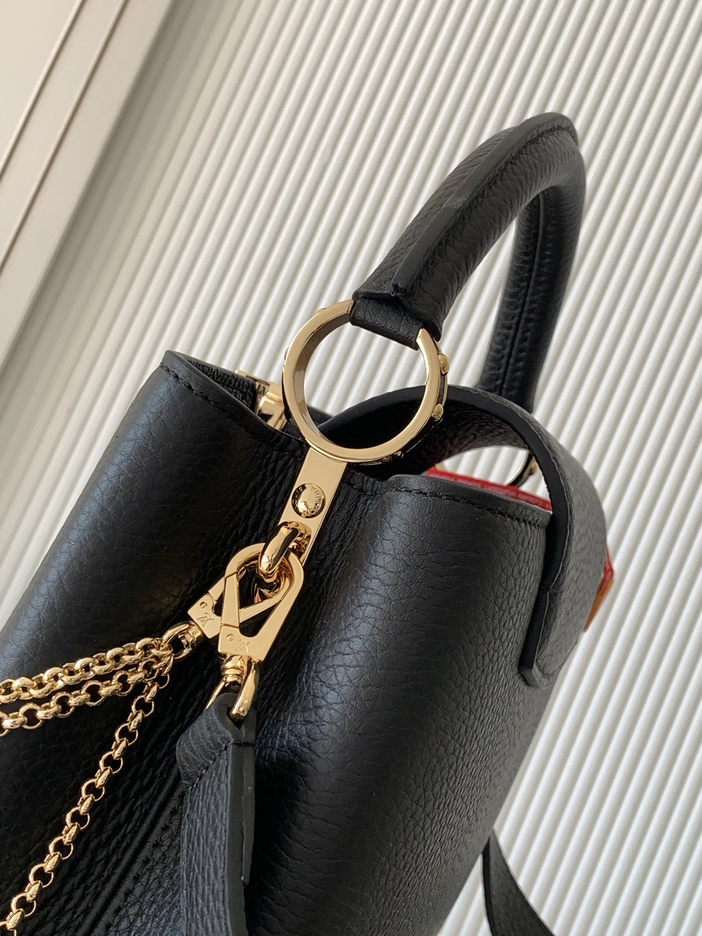 Louis Vuitton Capucines BB Handbag in Taurillon Leather - Image 6