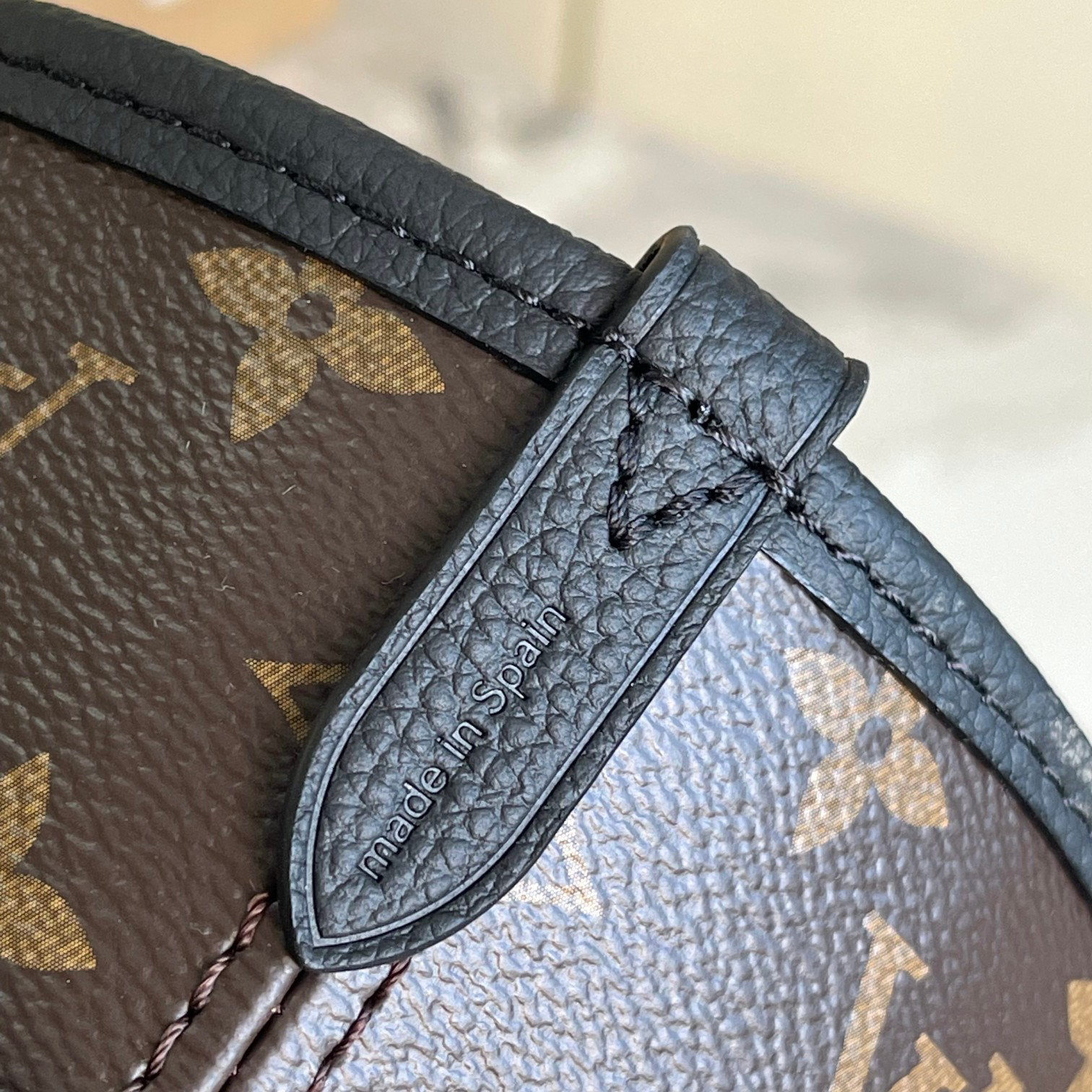 Louis Vuitton Neverfull Medium Tote Bag M11946, Black - Image 6