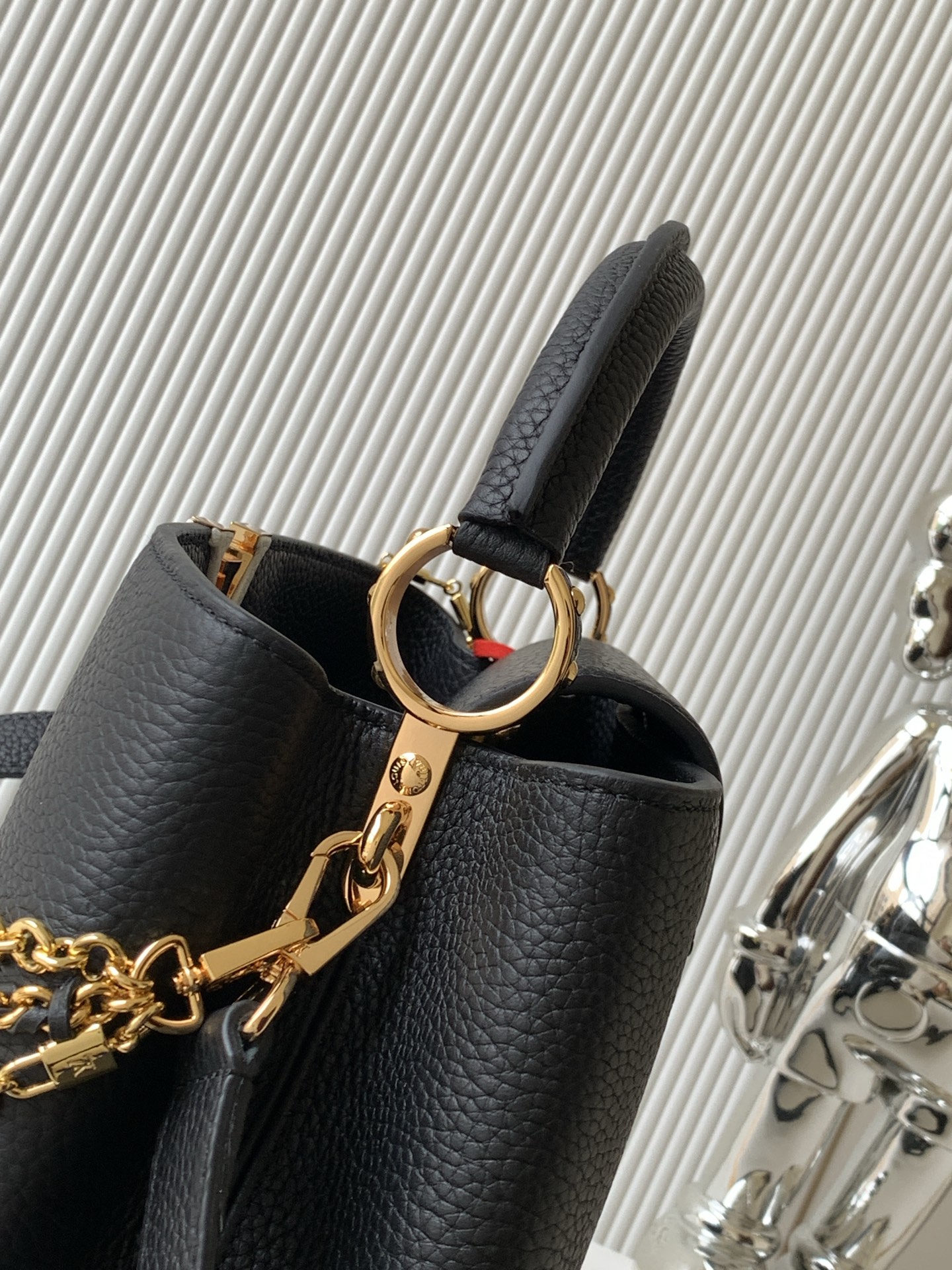 Capucines BB Trilogy Leather Handbag - Image 6