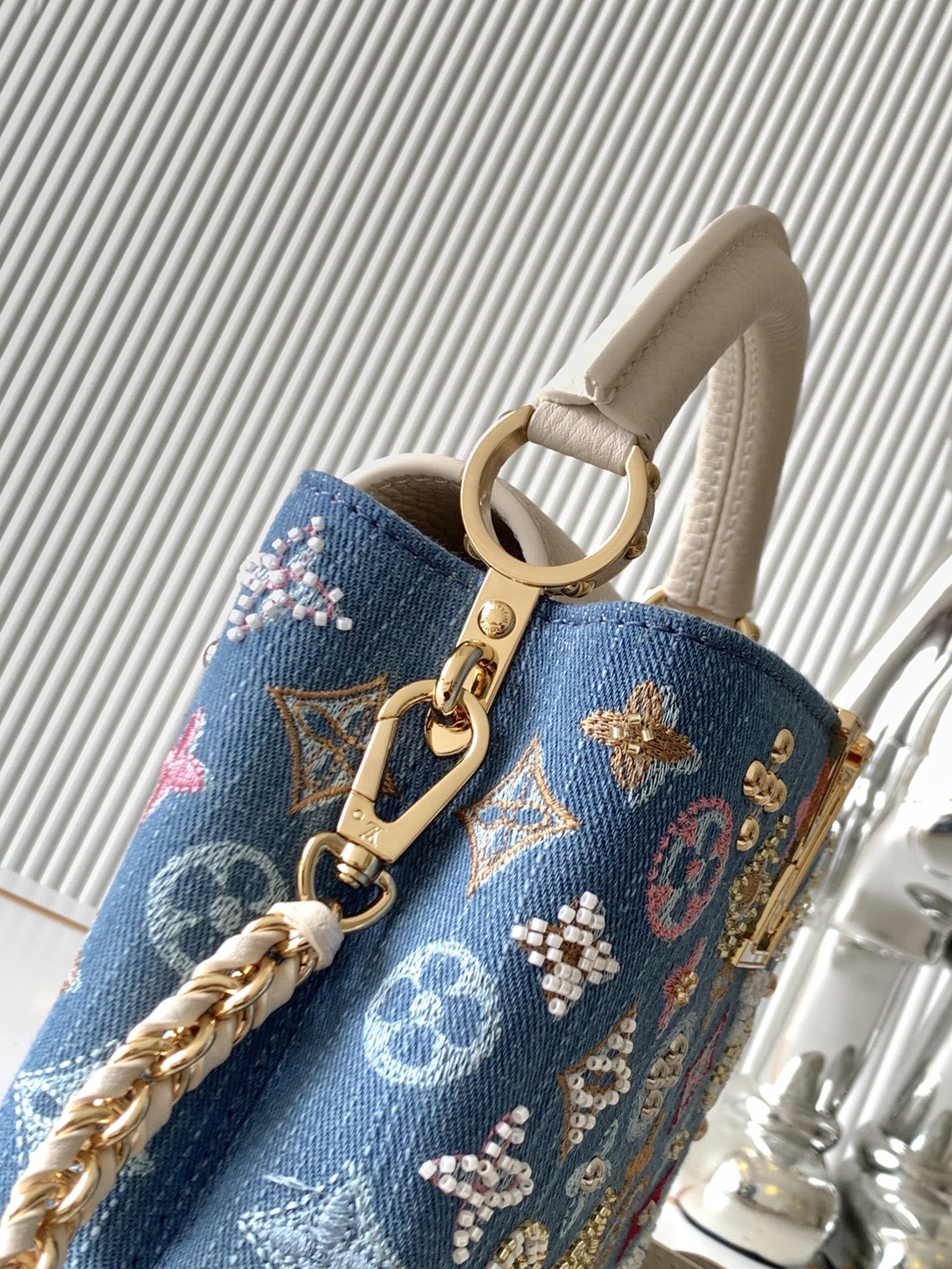 Louis Vuitton Capucines M12947 Embroidered Denim Handbag - Image 6