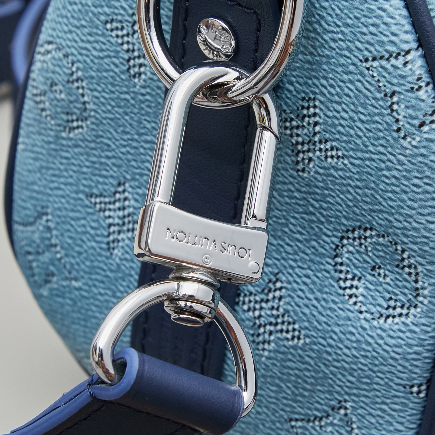Louis Vuitton Keepall Bandouliere 25 Travel Bag - Image 6