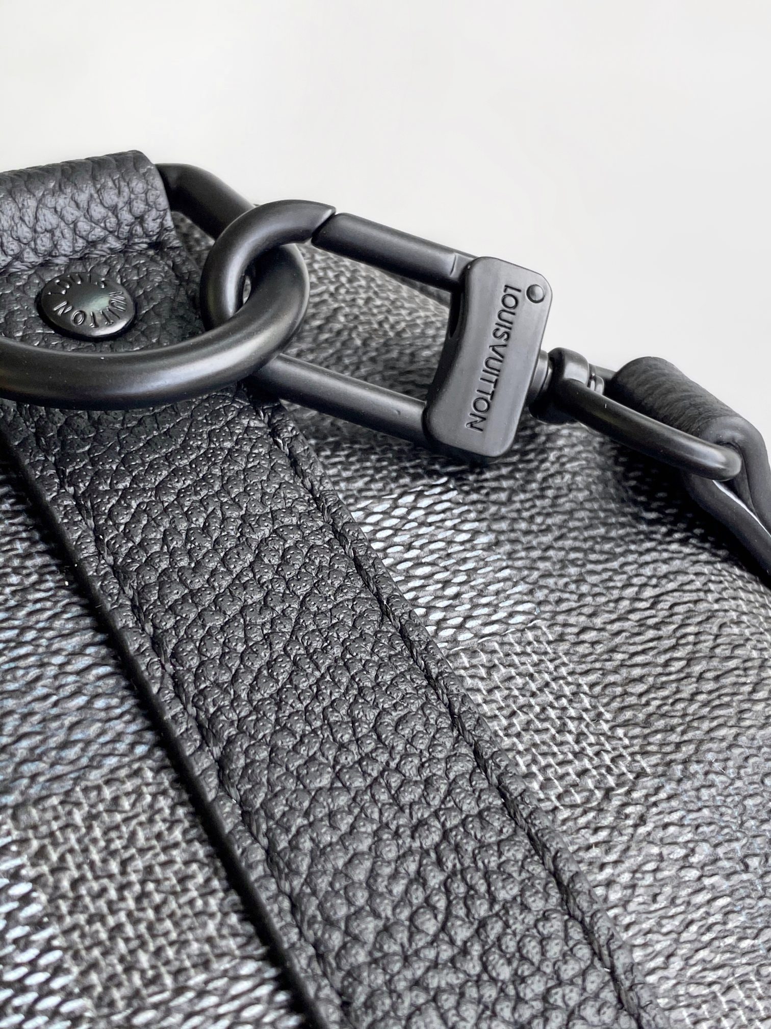 Louis Vuitton Keepall Bandoulière 25 Monogram Surfin Travel Bag - Image 6