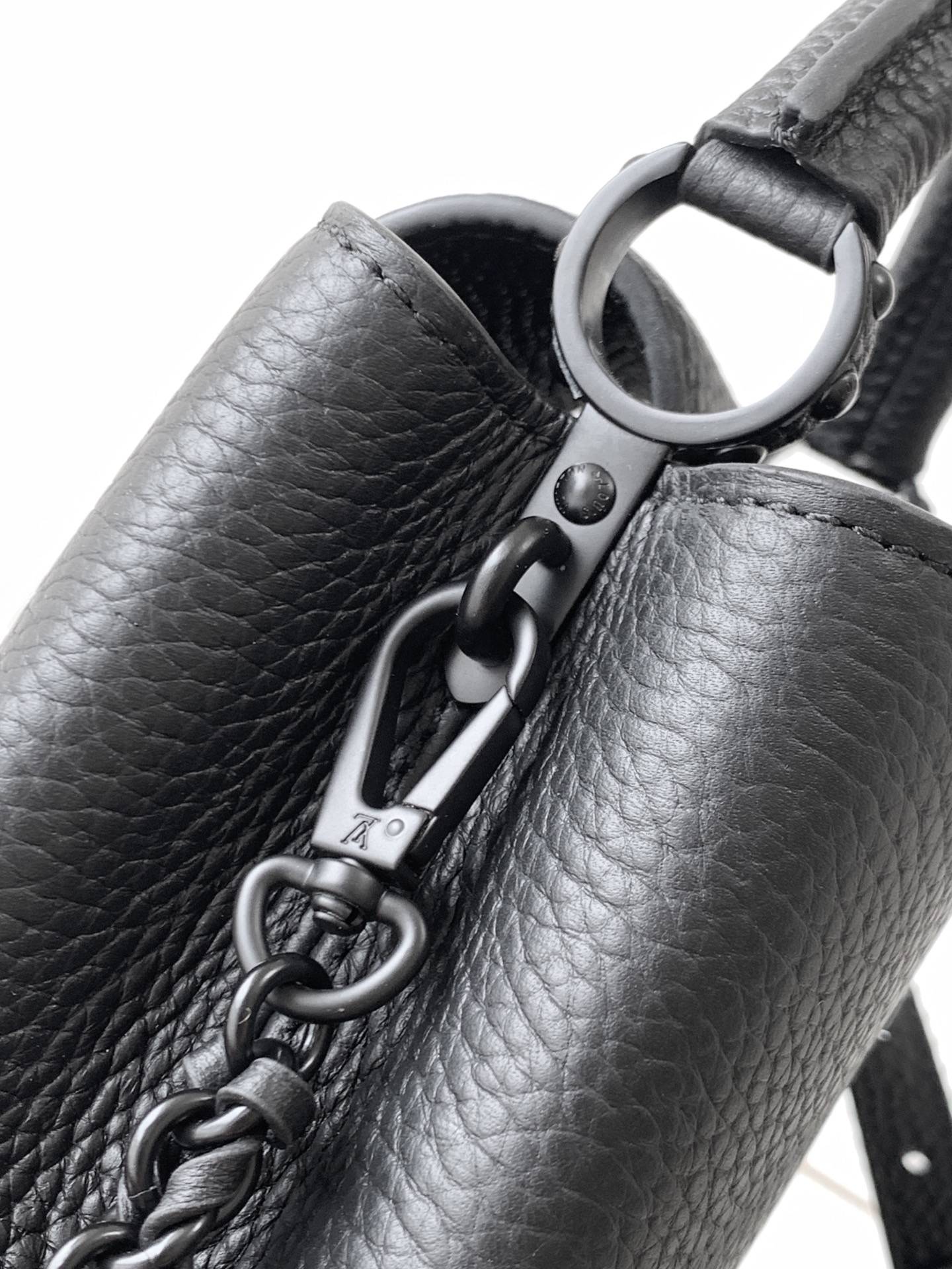Capucines BB Handbag in Black - Image 6