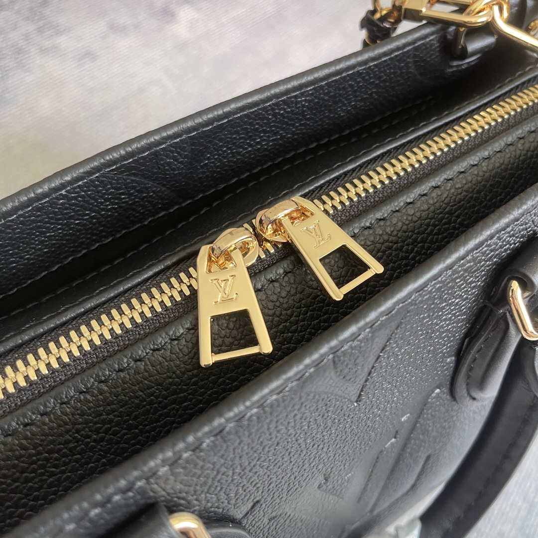 Louis Vuitton OnTheGo PM Giant Monogram Handbag - Image 6