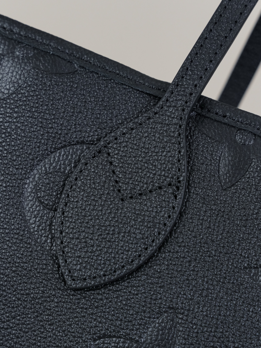 Louis Vuitton Neverfull MM Monogram Empreinte Leather Tote Bag - Image 6