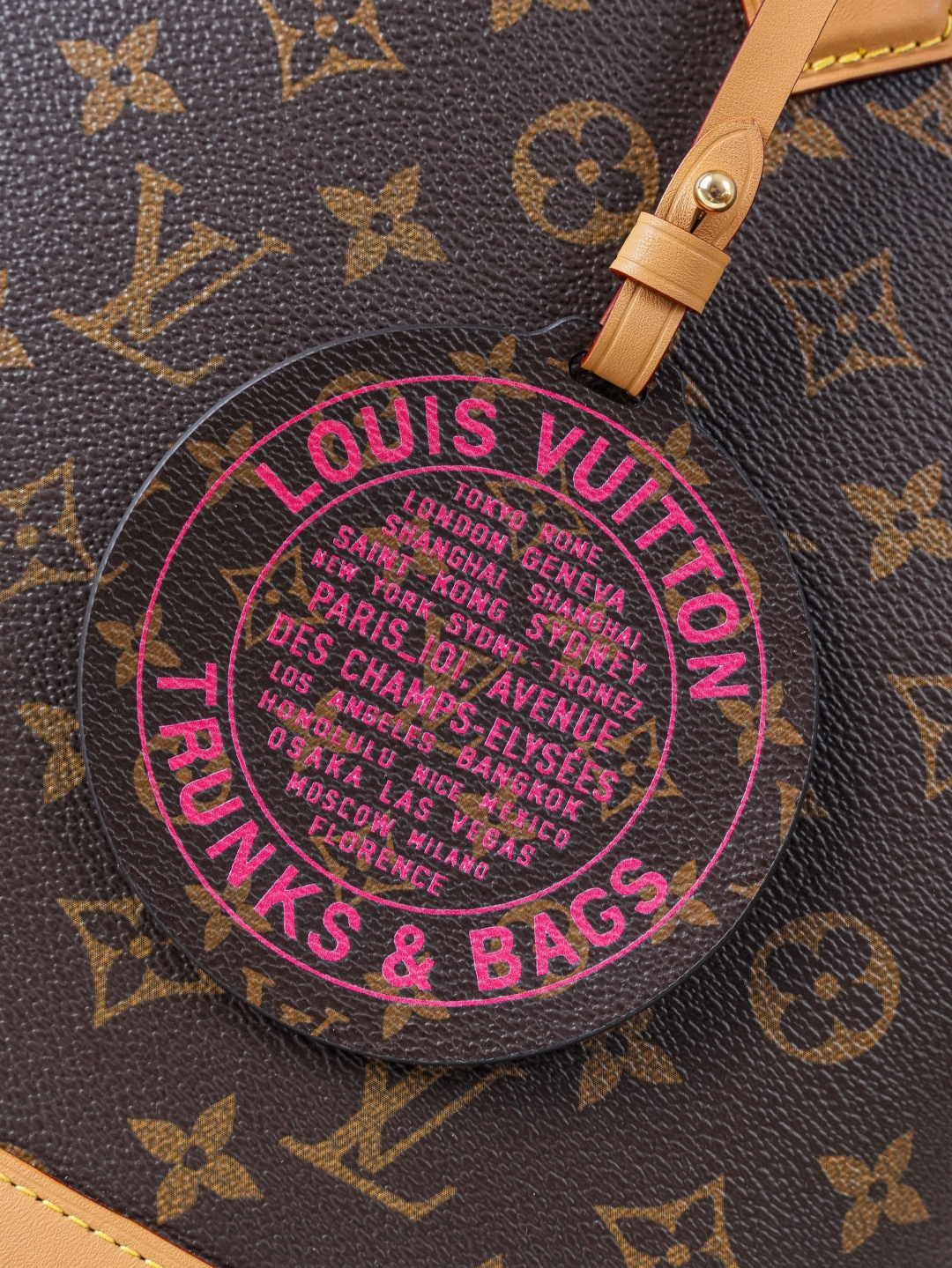 Louis Vuitton Alma Soft Medium Handbag in Monogram Canvas - Image 6