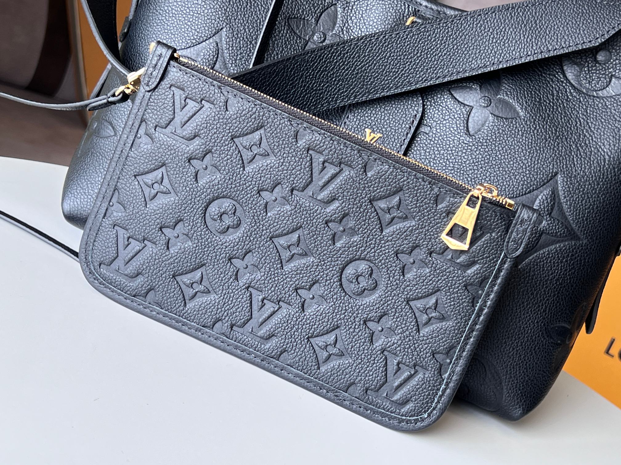 Louis Vuitton CarryAll Small Handbag - Image 6